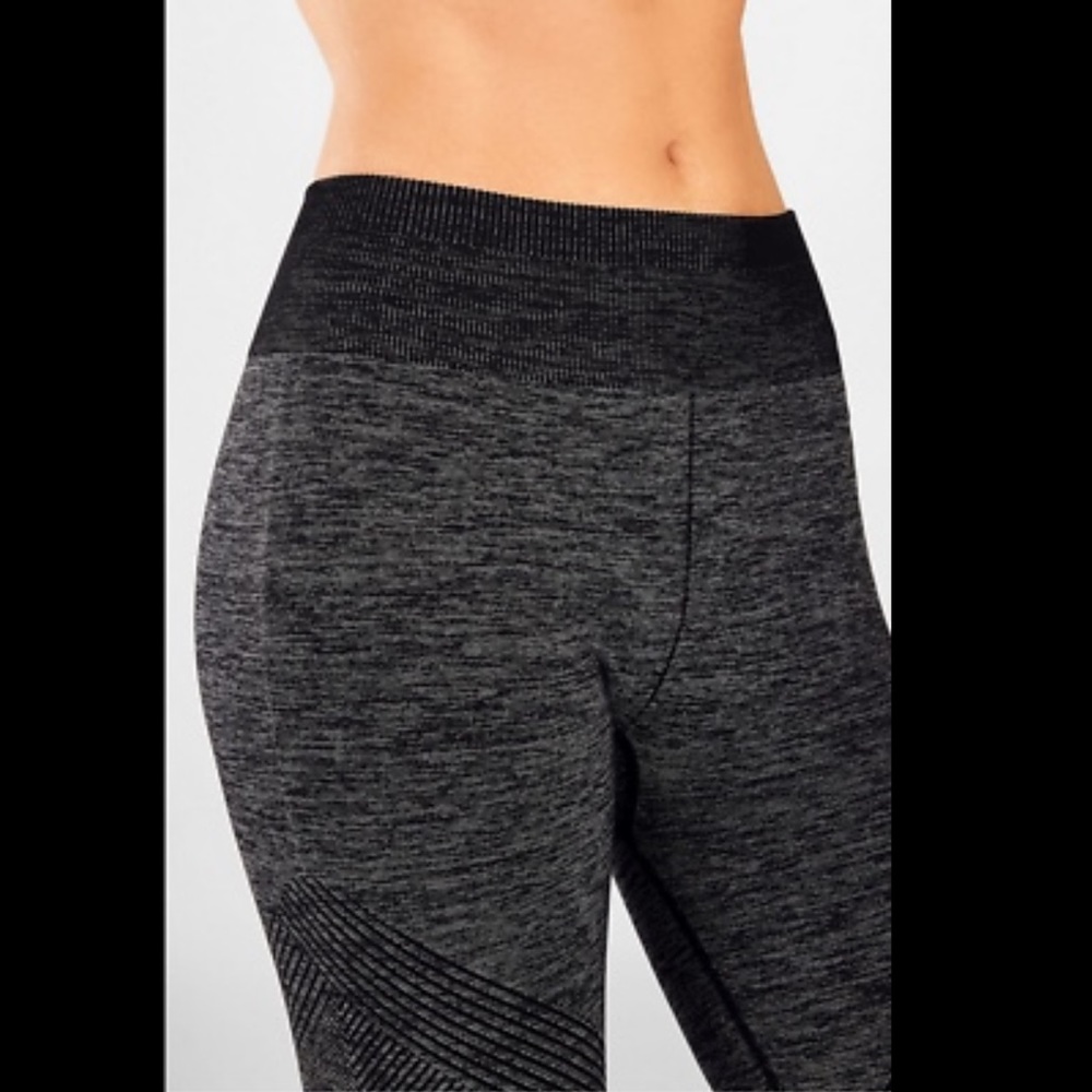 Fabletics Mid-Rise Seamless Rib 7/8 - Picture 4 of 9